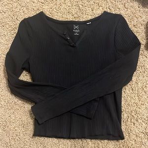 Small long-sleeved cropped v-neck Pacsun top